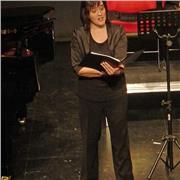 Profesora de canto lírico, pop, musicales